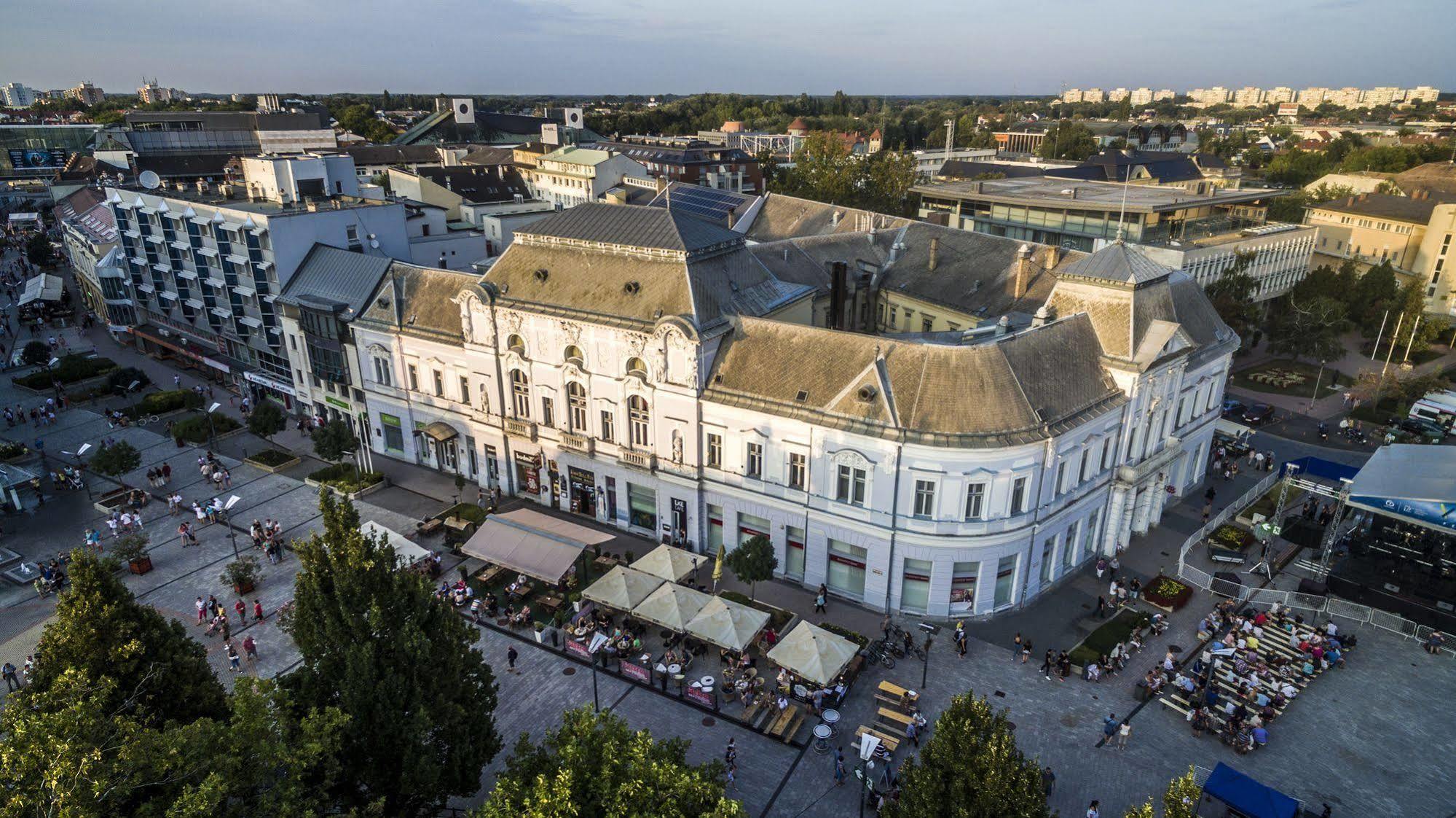 Korona Hotel Nyíregyháza Kültér fotó