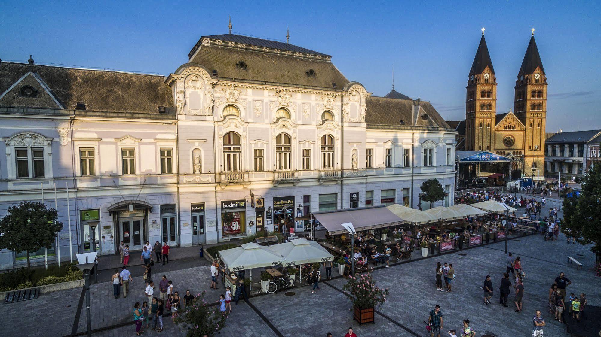 Korona Hotel Nyíregyháza Kültér fotó